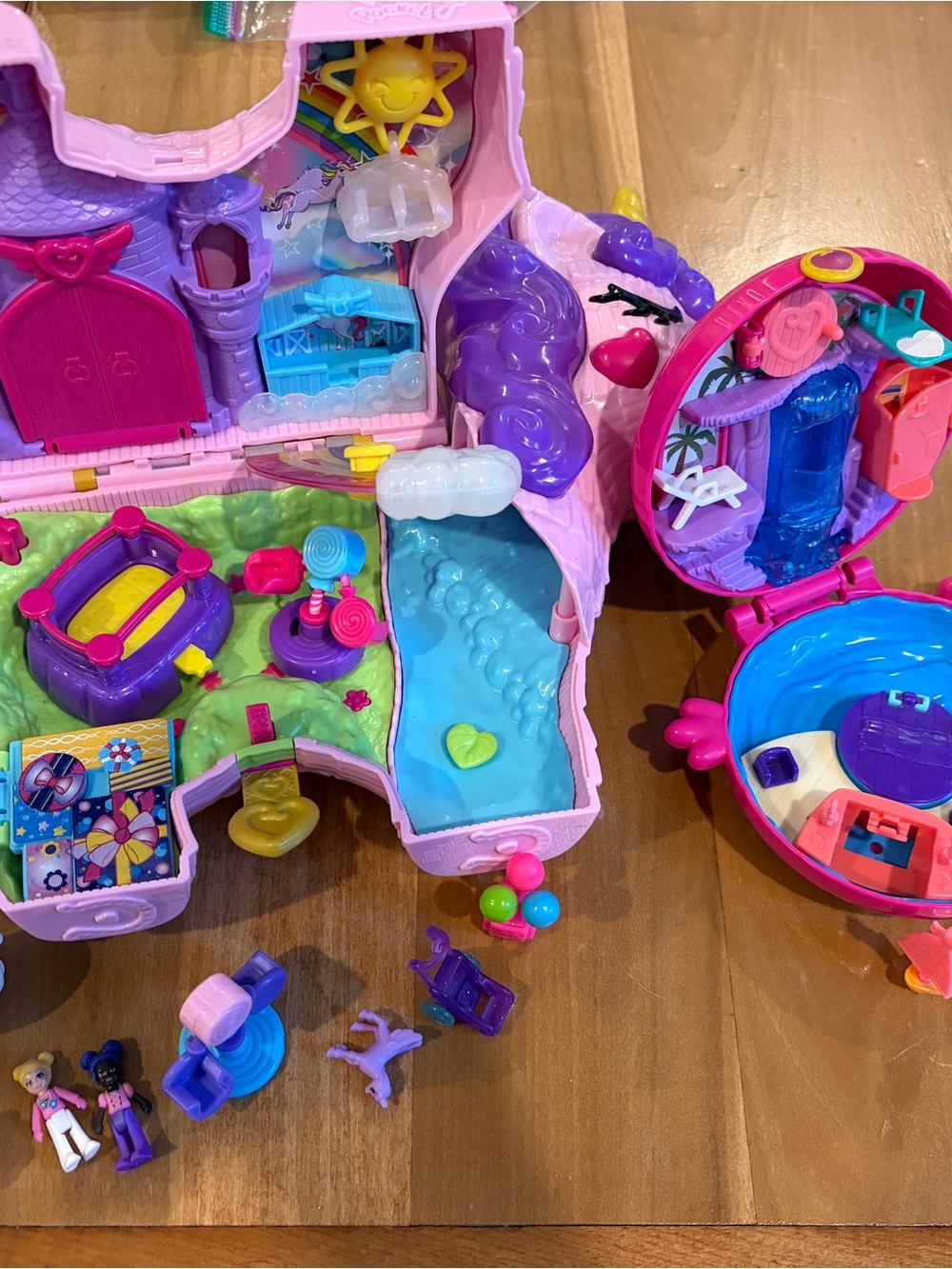 Polly Pocket- Pink & Purple Compact Playset with Blue Pool